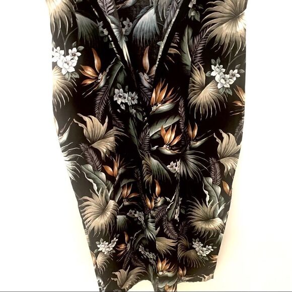 HAWAIIANā
VINTAGEāCOTTONĀ MIDIā
DRESS - Picture 5 of 8